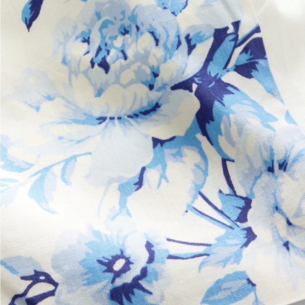 NWT - GAP Linen blend, cap, sleeved, Floral Blue crop top. Size - Large Petite - Picture 4 of 6